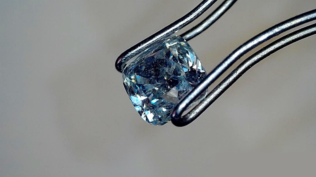 Blue cushion-cut diamond — alternate view
